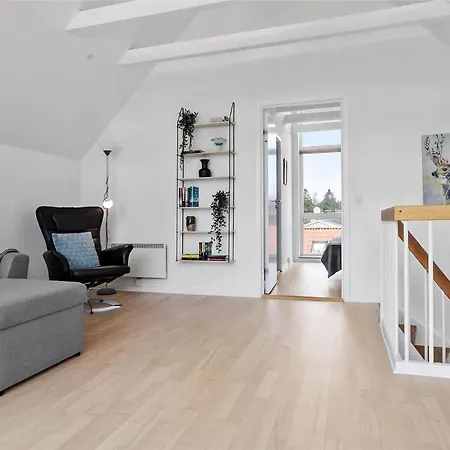 M13015-vaeggerlose-marielyst-strandvej-63-w *