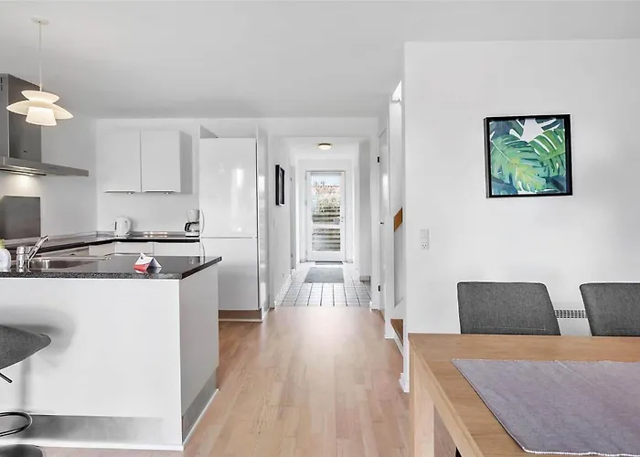 M13015-vaeggerlose-marielyst-strandvej-63-w *